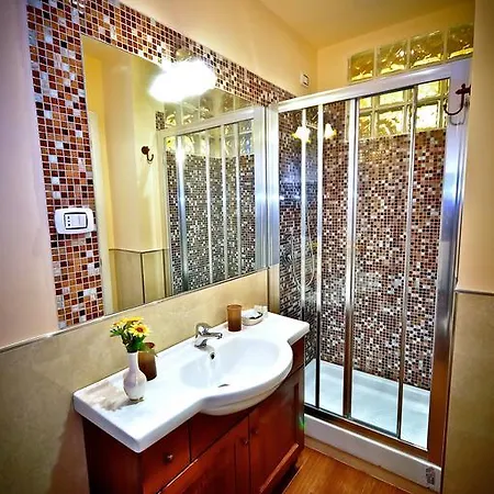 Relais Cavour Konukevi 4*